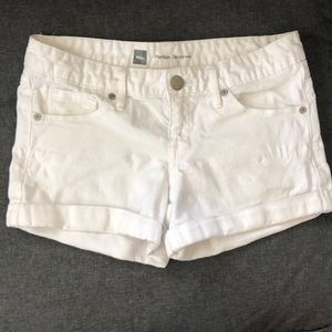 White Mossimo mid-rise midi cuffed denim shorts, size 2